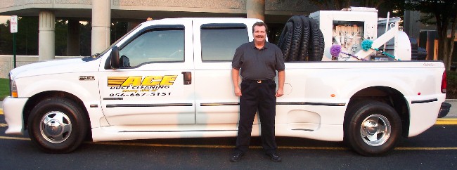 Click on the picture to get a better look at Bill's awesome dust busting rig